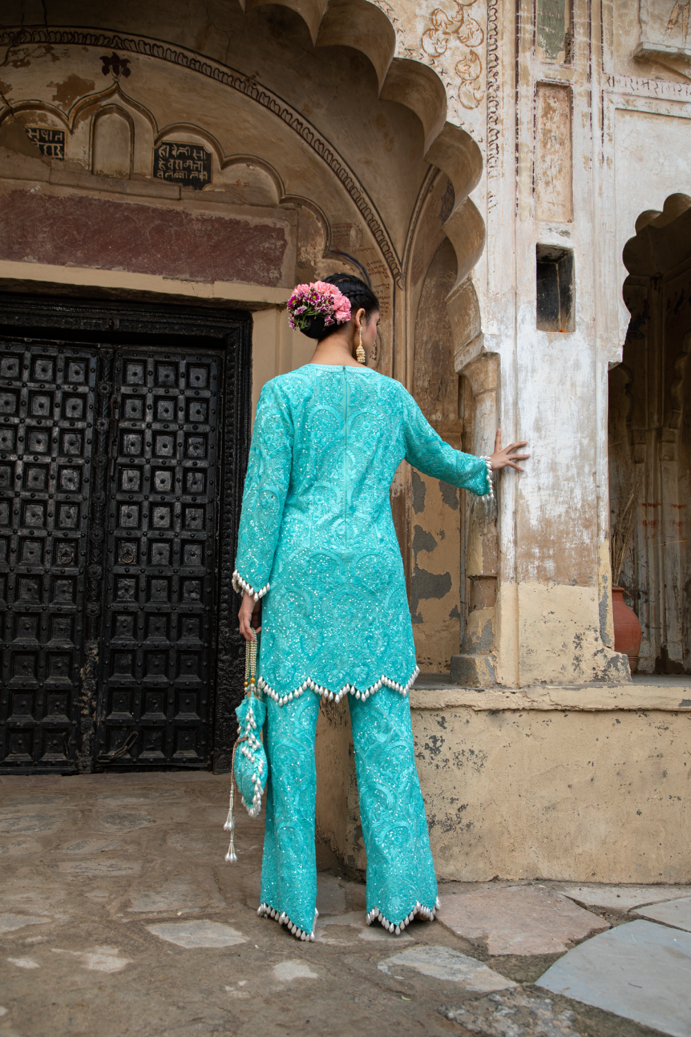 TURQUOISE EMBROIDERED KURTA WITH PANTS & POTLI