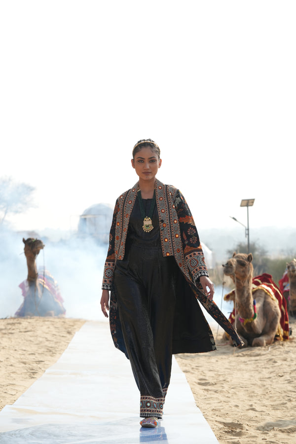 BLACK SEQUINS JUMPSUIT WITH PRINTED LONG JACKET