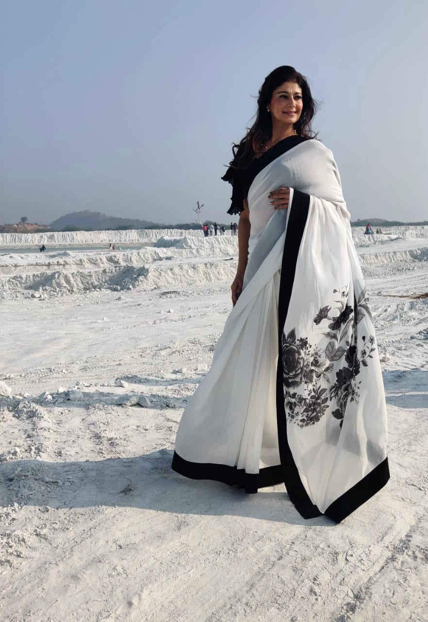 Crepe Saree Black N White